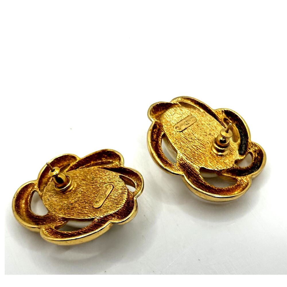 CHRISTIAN DIOR Vintage Women's Gold Lux Mother of Pearl Button Earrings - Picture 7 of 7